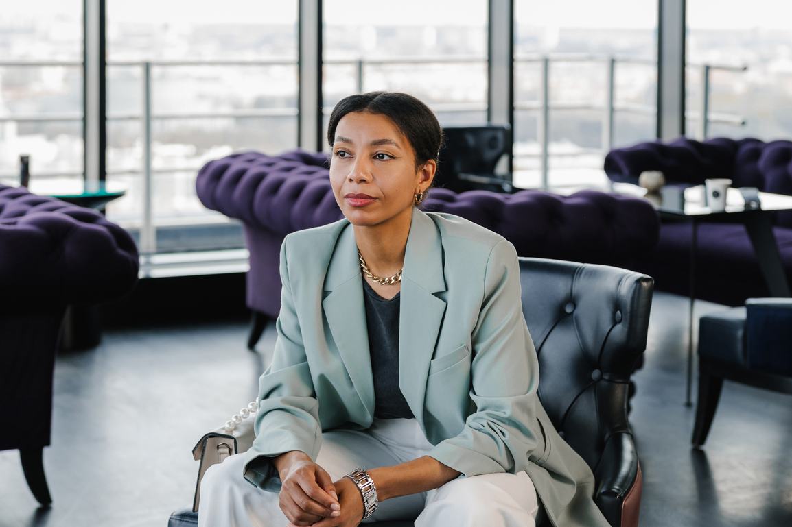 How to Deal With a Micromanager Without Hurting Your Career